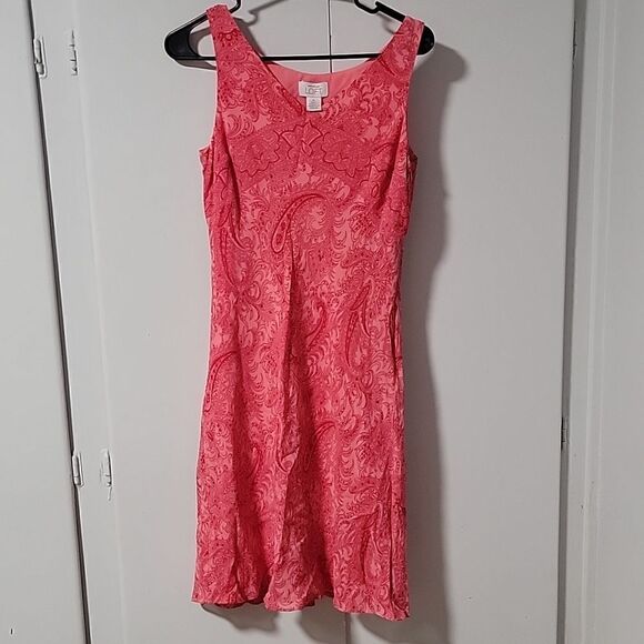 Summer pink dress with red paisley design - Picture 1 of 4